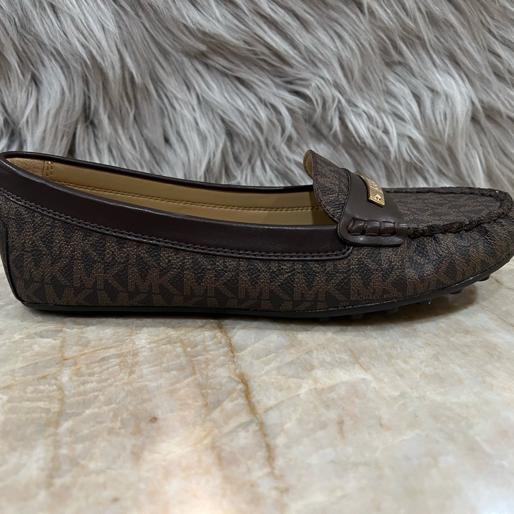 Michael Kors Everett Loafers - Women - Picture 7 of 16